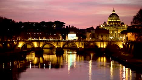 Schöner-Rosa-Sonnenuntergang-über-Sant&#39;angelo-Brücke-Mit-St