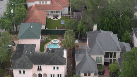 birds eye view of affluent homes in houston, texas