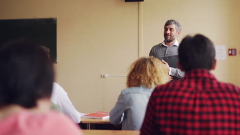 conferencia en el aula