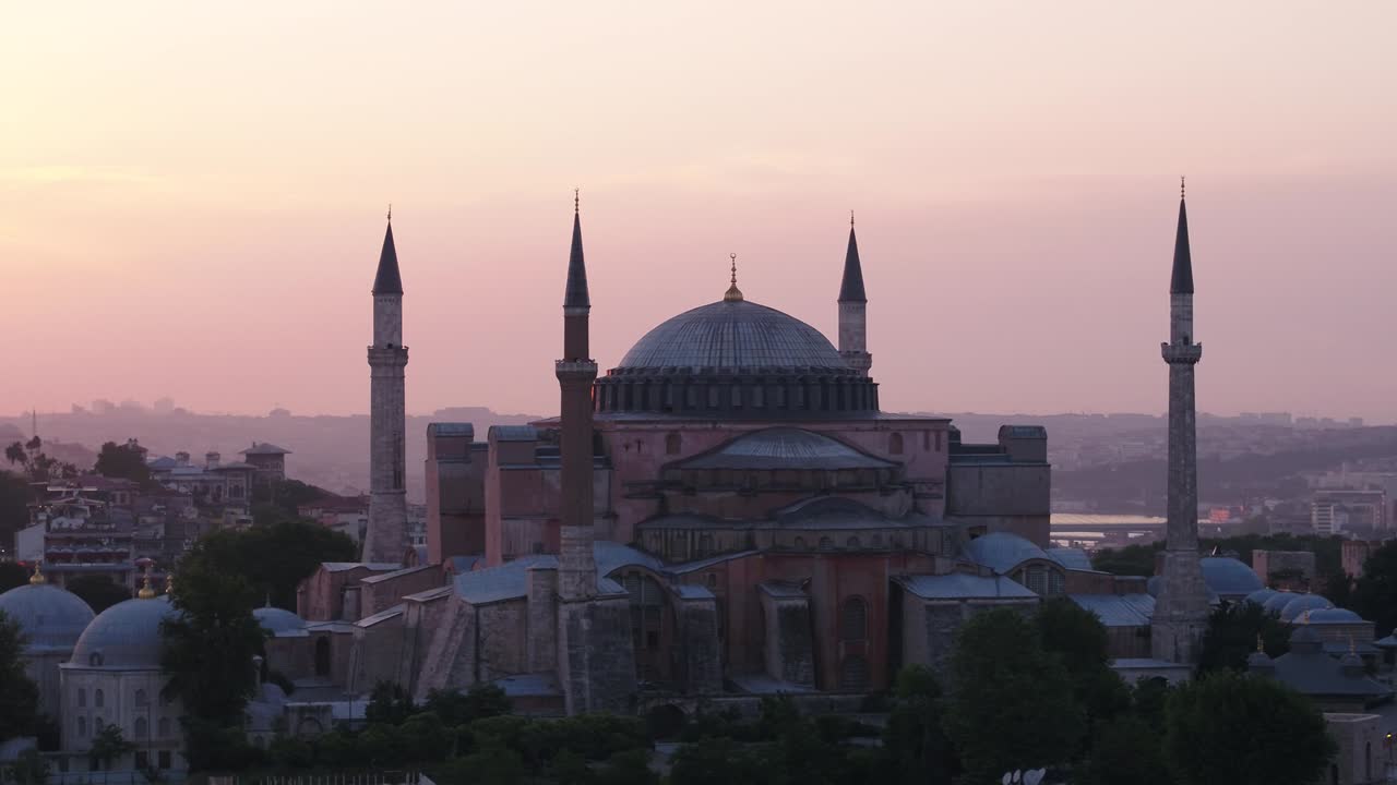 hagia sophia puesta de sol, video aéreo de un dron en 4k