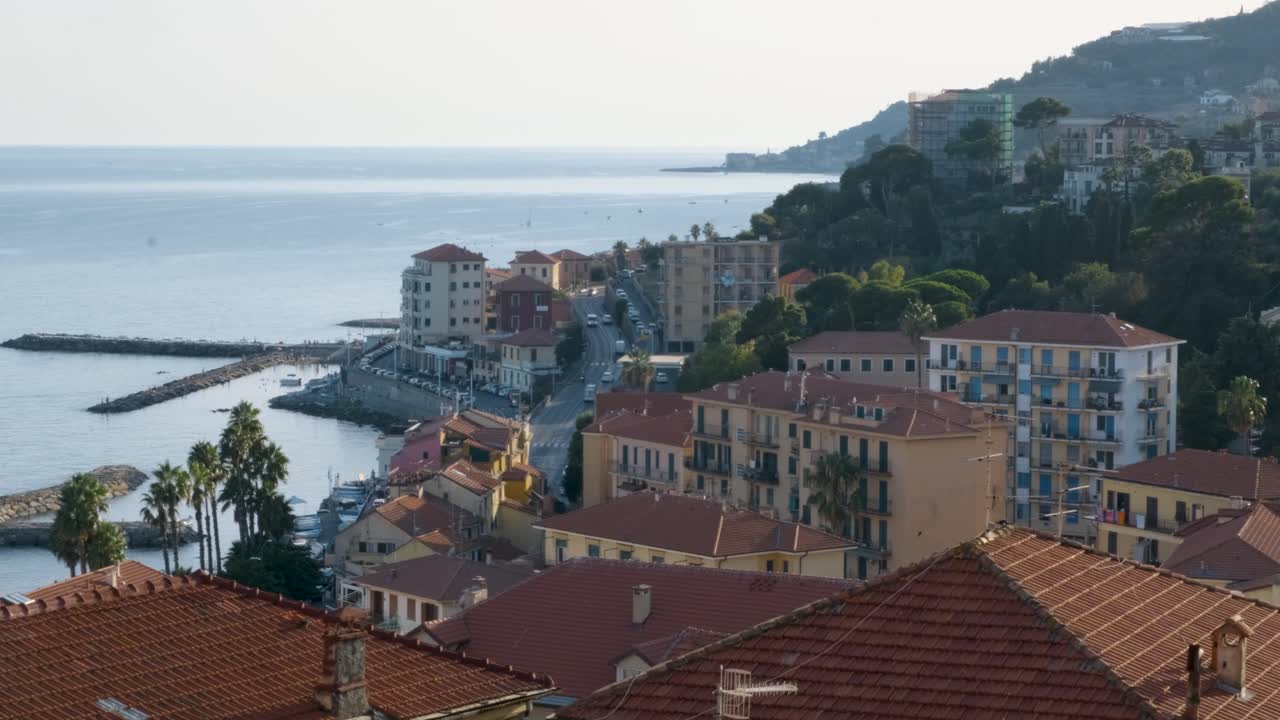 Vista della bella città di Imperia in Liguria, Italia