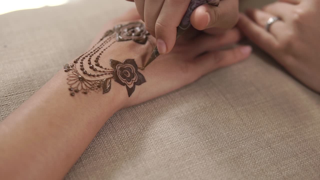 Disegno del tatuaggio dell'henna