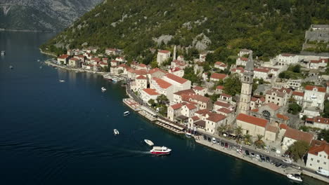 Toma-Aérea-Cinematográfica-De-Perast-En-Montenegro