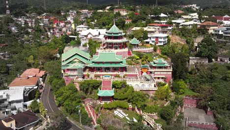 Toma-Aérea-Bloqueada-Del-Templo-Taoísta,-Ciudad-De-Cebú,-Filipinas