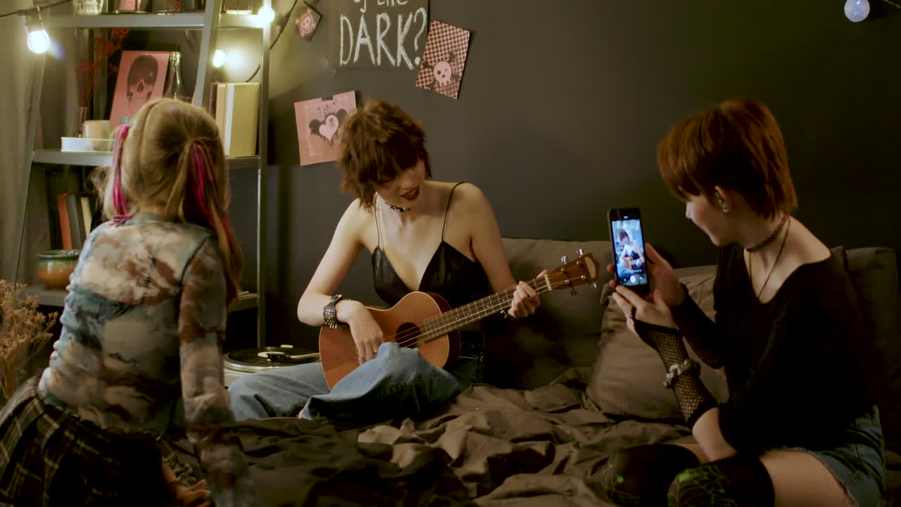 침실에 있는 친구들