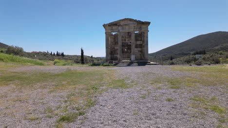 museo de la antigua messina en las estribaciones occidentales de la montaña itomi, grecia