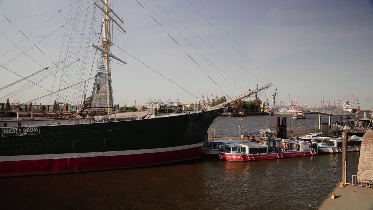 아침 일찍 함부르크 항구