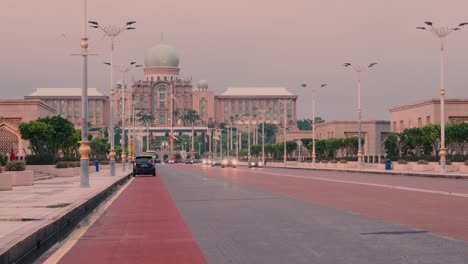 Timelapse-Vespertino-De-La-Oficina-Del-Primer-Ministro-De-Malasia-En-La-Ciudad-De-Putrajaya