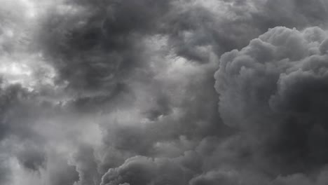 Dramatik-Und-Intensität-Von-Gewittern-Und-Dunklen-Wolken