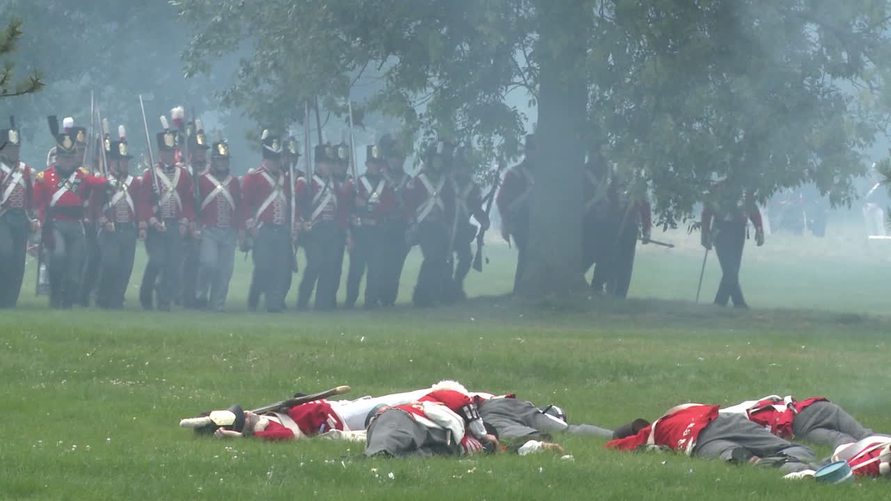 1812년 전쟁을 텔레비전 스타일로 재현한 전장의 죽은 자