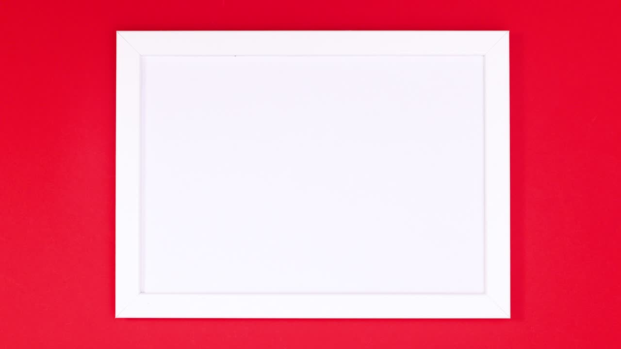 크리스마스 스티커는 텍스트를 위해  프레임에 나타납니다.