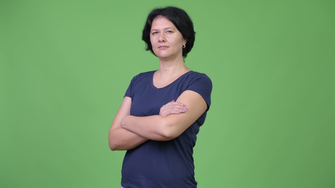 팔을 맞대고 있는 아름다운 여자