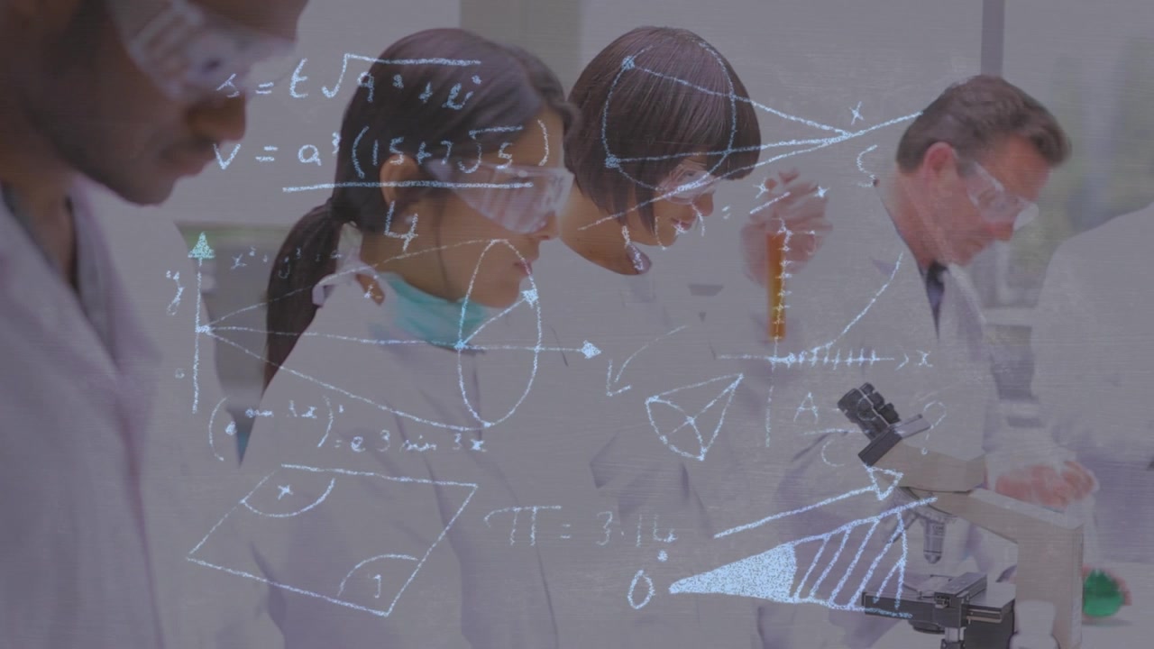 Laboratuvar ve şehir manzarası fonunda farklı bilim insanlarının üzerinde beliren matematiksel denklem animasyonu.