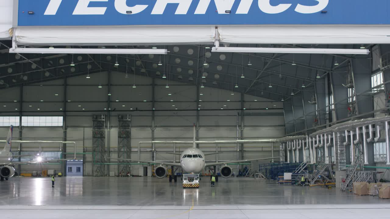 거에서 비행기 유지보수