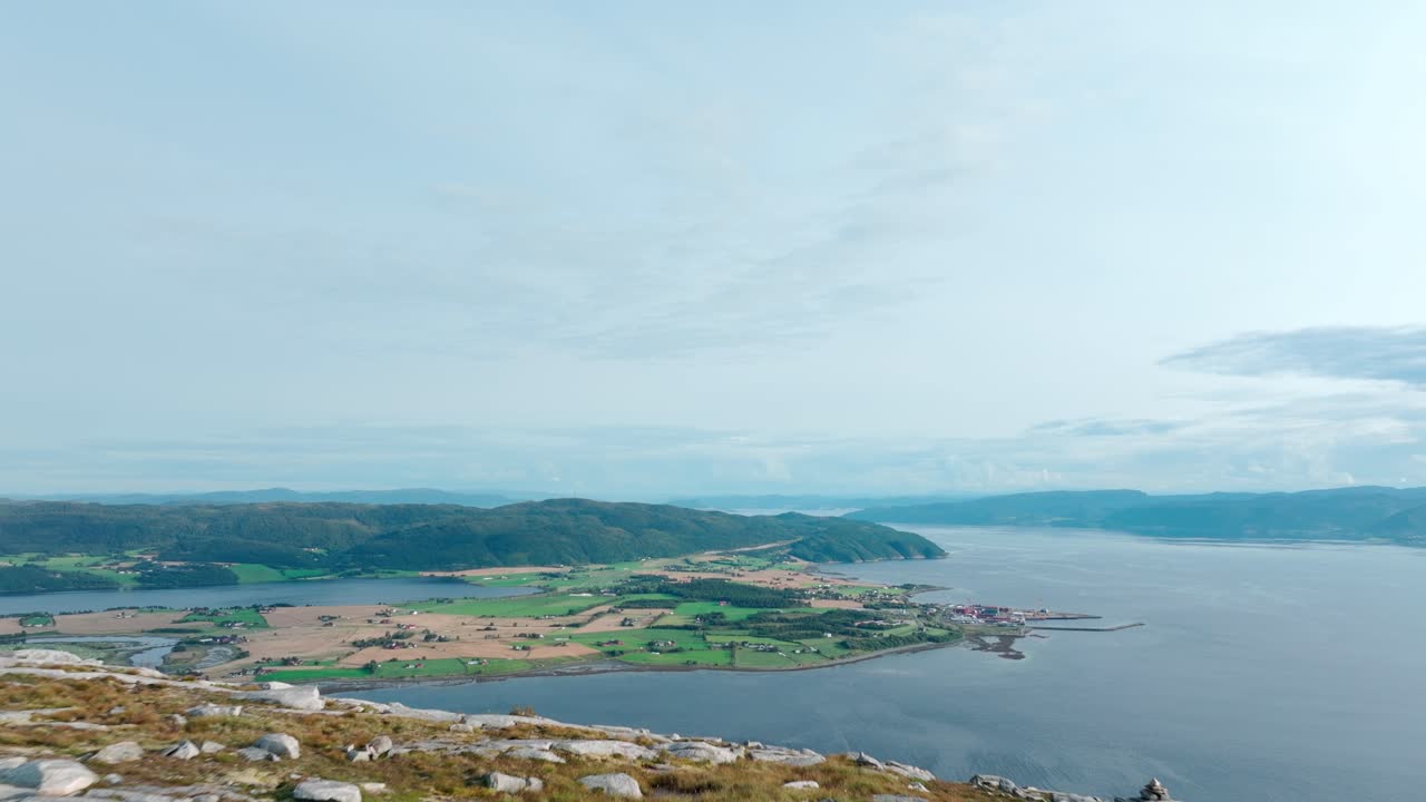 노르웨이 의 블라헤이아 산 - 거칠고 산악 한 풍경 의 그림 같은 파노라마 - 후퇴