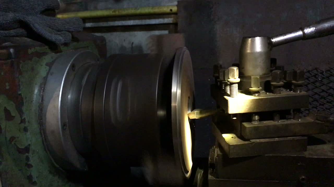 máquina de molienda en el taller