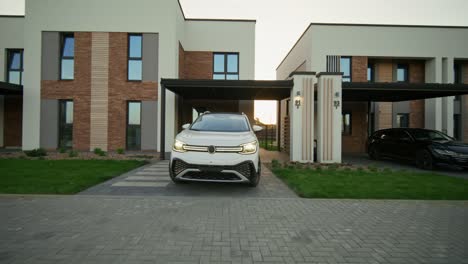 modern townhouses with parking