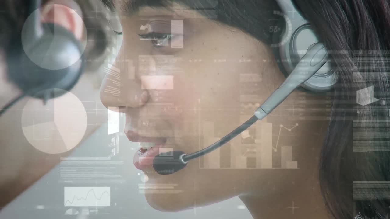 휴대폰 헤드 ⁇ 을 착용한 사업가 여성에 대한 금융 및 통계 데이터 처리 애니메이션