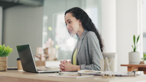 Mujer,-Computadora-Portátil-Y-Videollamada-Para-Reunión