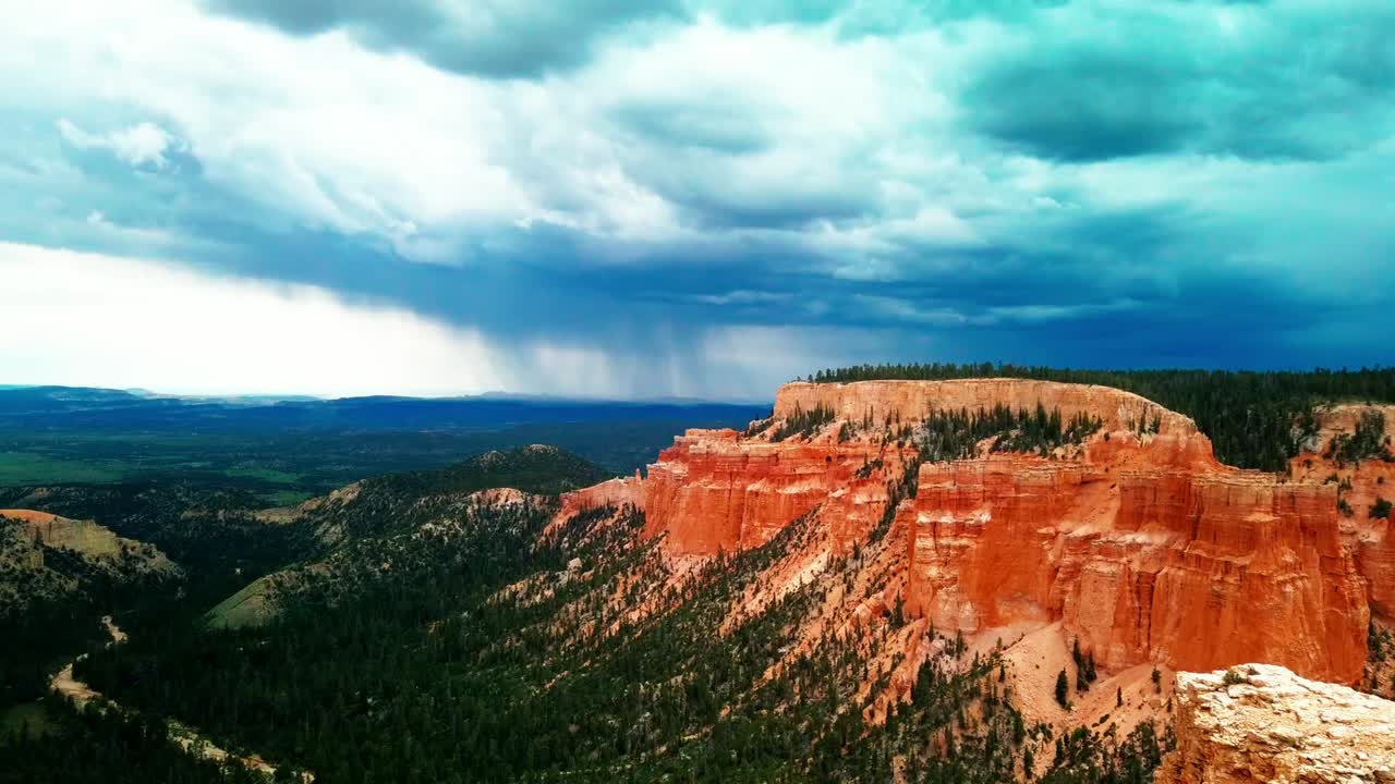 Timelapse of a thunderstorm above the red rocks of Bryce Canyon