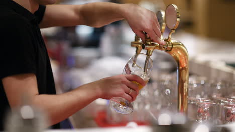 Draft-beer-pouring