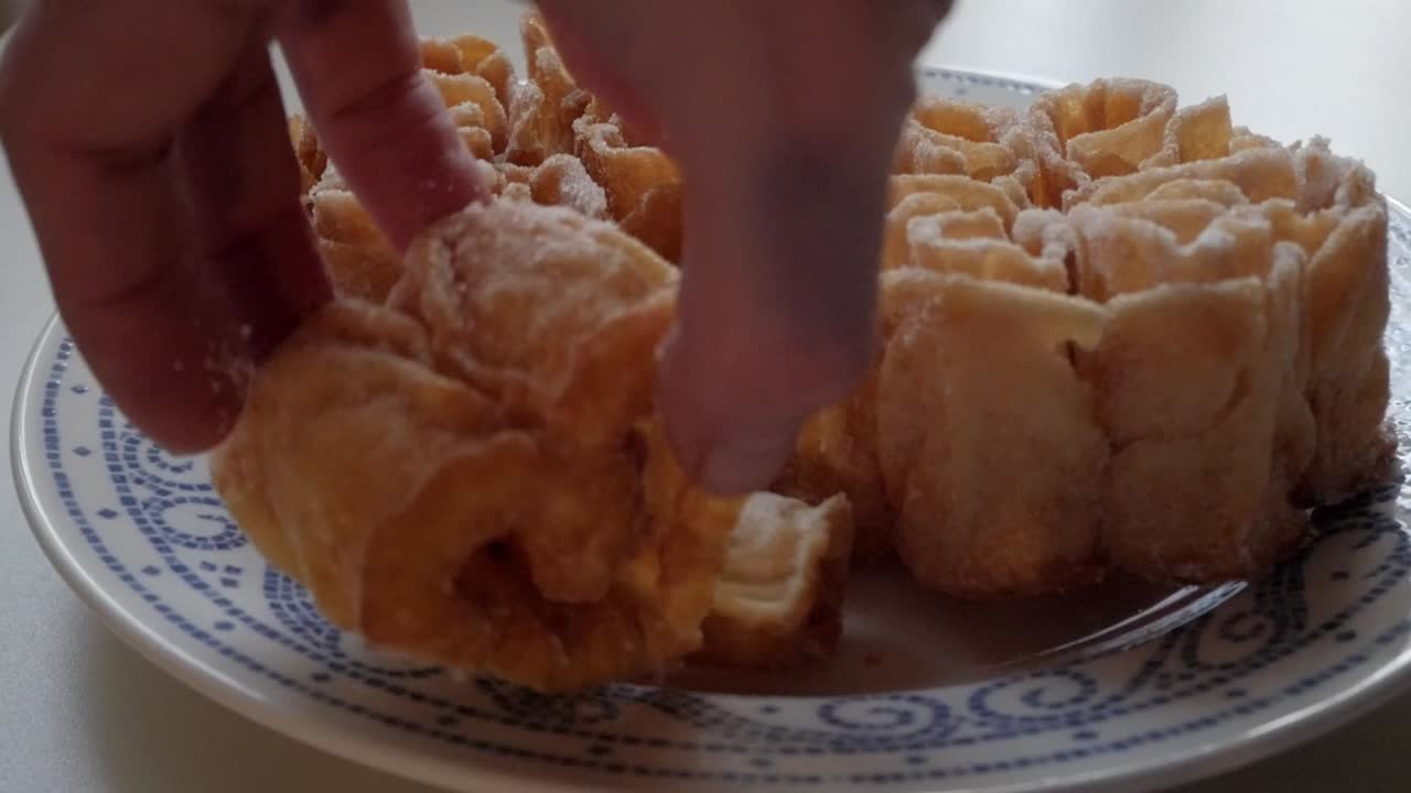 Flor frita croccante, dolce tradizionale spagnolo.