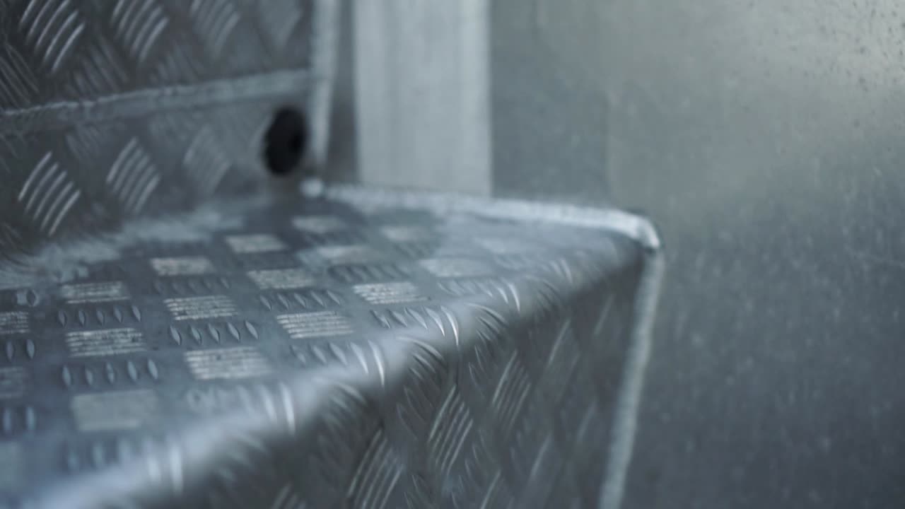 보트 위의 철제 산업 계단 - 클로즈업