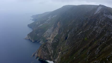 Acantilados-De-La-Liga-Slieve,-Carrick,-Condado-De-Donegal,-Irlanda