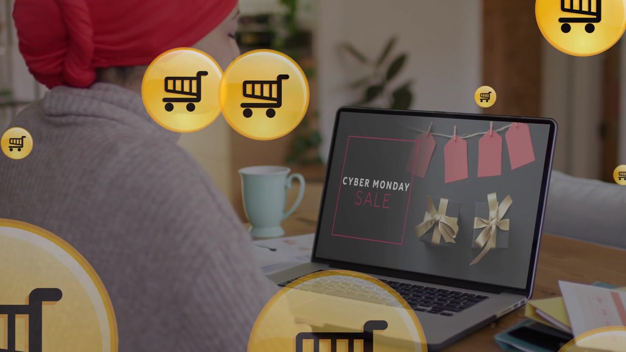 Donna che naviga sul laptop durante il Cyber Monday, con icone animate di carrelli dorati che emergono e oscurano lo schermo e il viso.