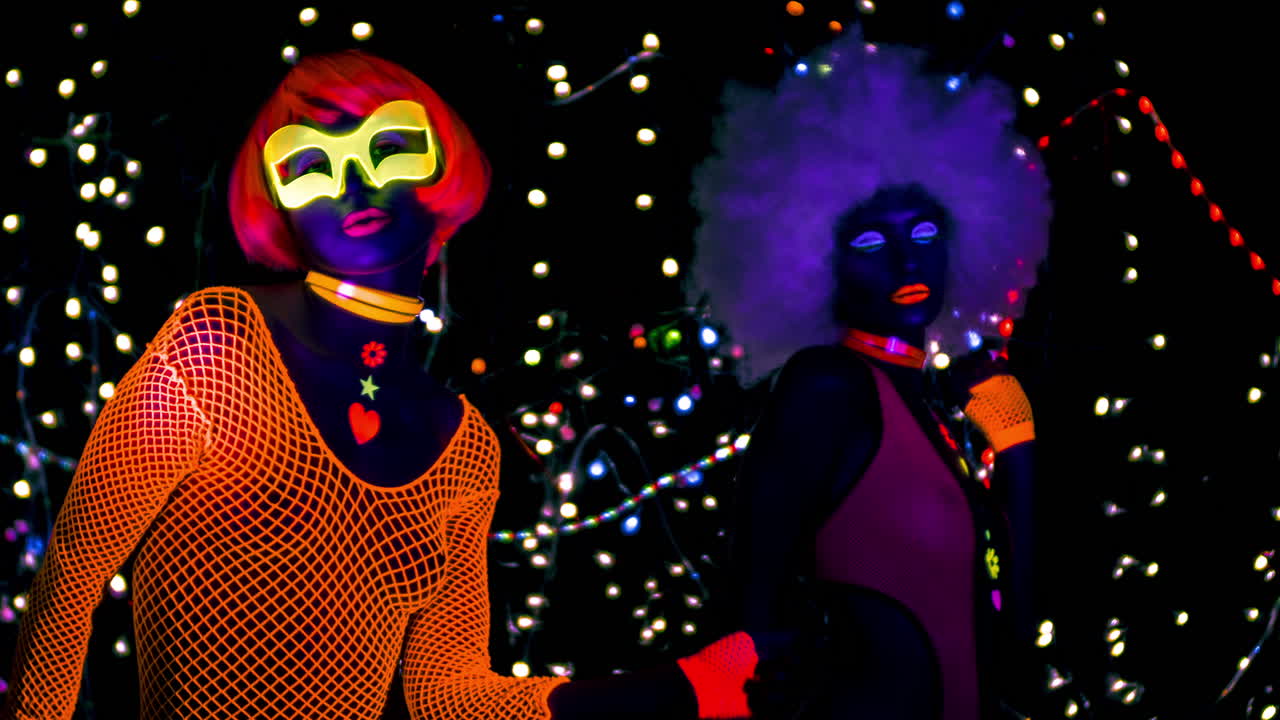 mujeres sexy brillan 4k 14