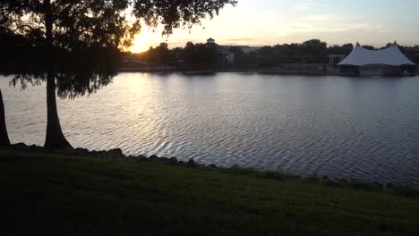 Beautiful-Uptown-Park-and-Lakes-at-Altamonte-Springs-Florida-with-walkways