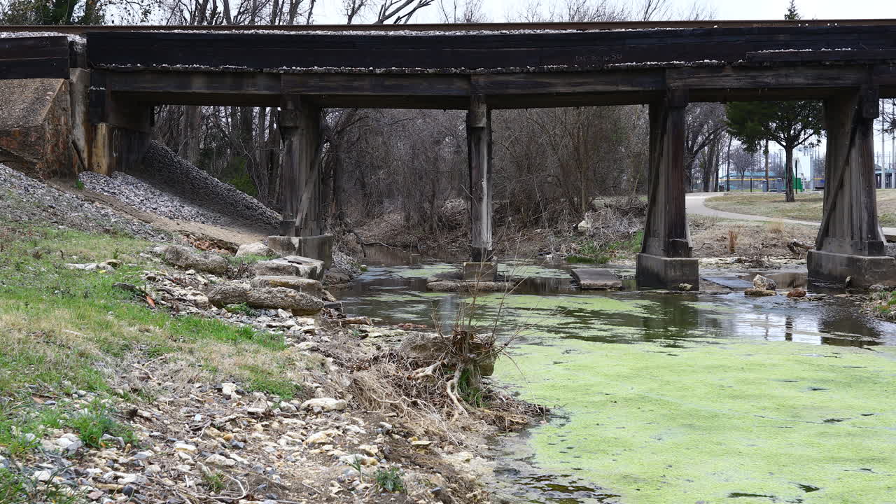 텍사스 켈러의 베어 크릭 영상입니다.