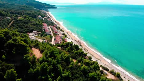 Drohne-Fliegt-über-Schönen-Strand-In-Griechenland