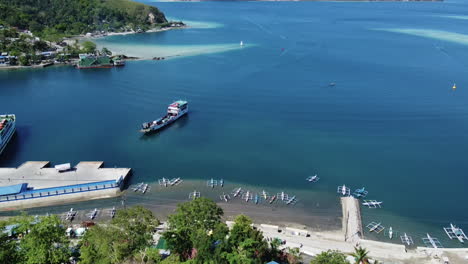 Big-boat-and-mini-boats-in-the-sea