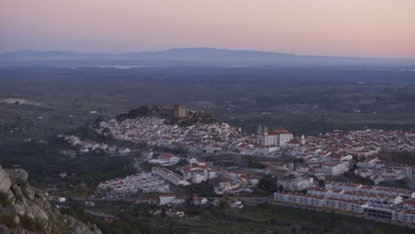 Castelo-De-Vide-In-Alentejo,-Portugal-Aus-Den-Bergen-Der-Serra-De-Sao-Mamede