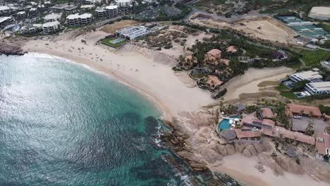 Vista-Aérea-De-Las-Aguas-Esmeralda-De-La-Bahía-De-Santa-Chileno-En-Cabo-San-Lucas