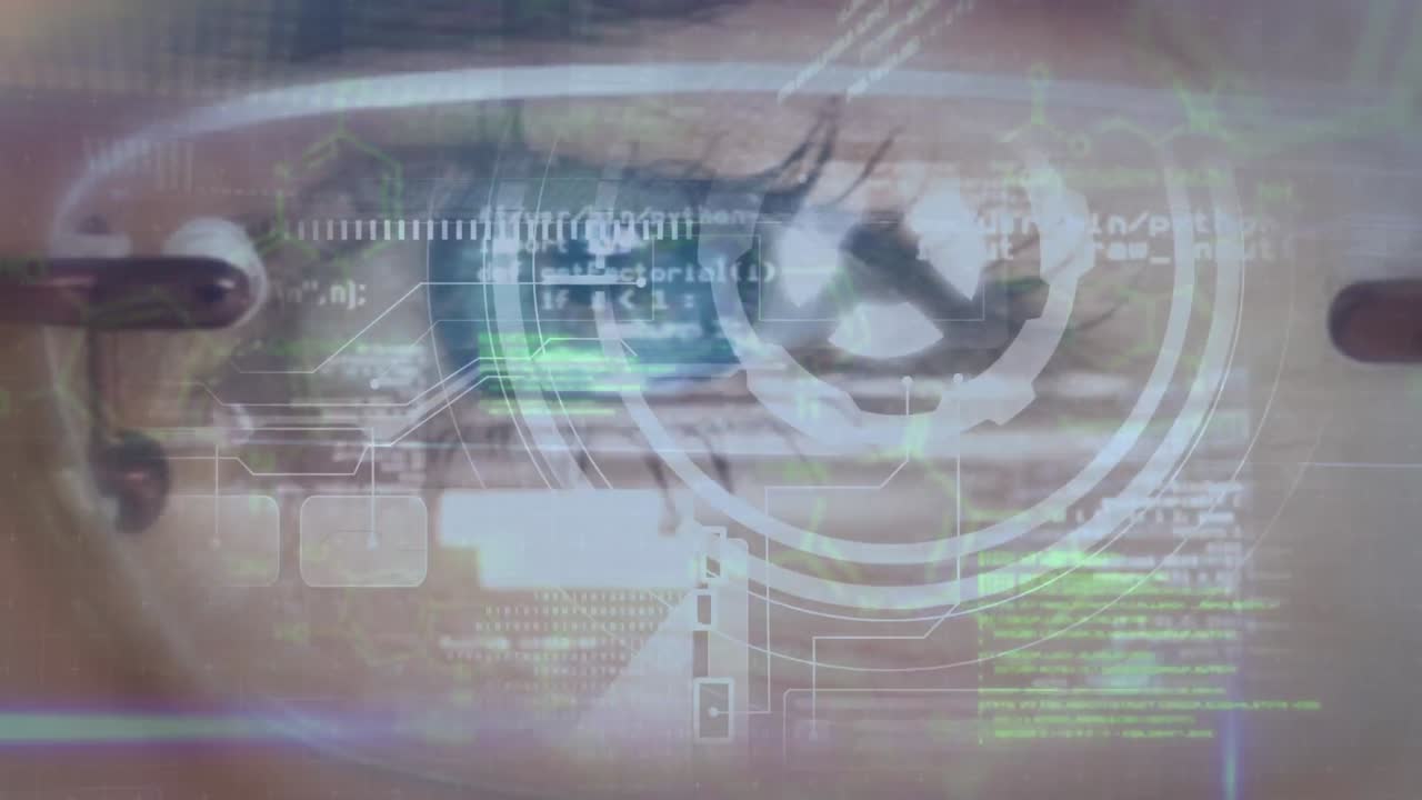 animación del procesamiento de datos sobre el ojo azul de una mujer caucásica