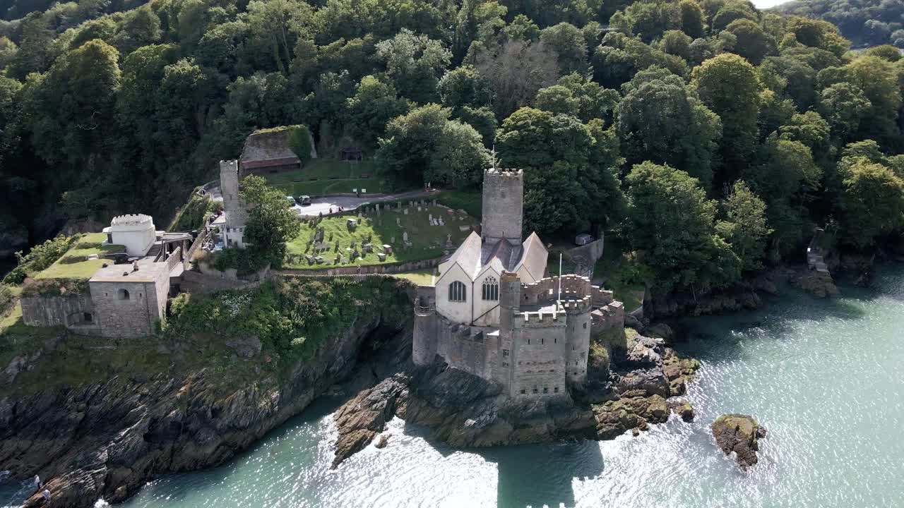 Veduta aerea del famoso luogo turistico del Regno Unito - Castello di Dartmouth nel Devon.