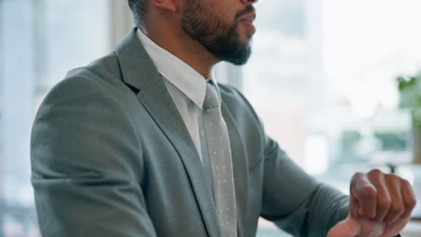 primer plano del hombre de negocios hablando
