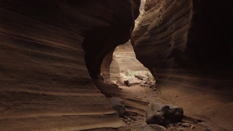 Rocky-formation-with-narrow-ravine