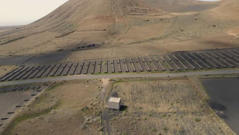 Vista-Aérea-De-Los-Campos-En-Las-Colinas-De-Las-Islas-Canarias