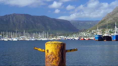 mooring post at the harbour 4k