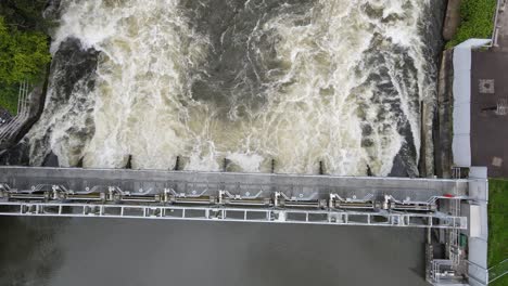 Henley-On-Thames-Uk-Weir-Overhead-Drohnenaufnahmen