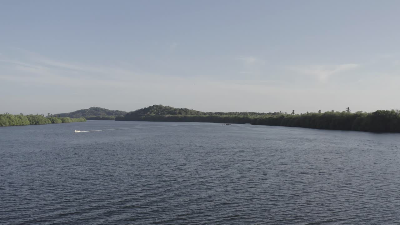 태평양으로 흐르는 강, 피노테파 나시오날 오악사카