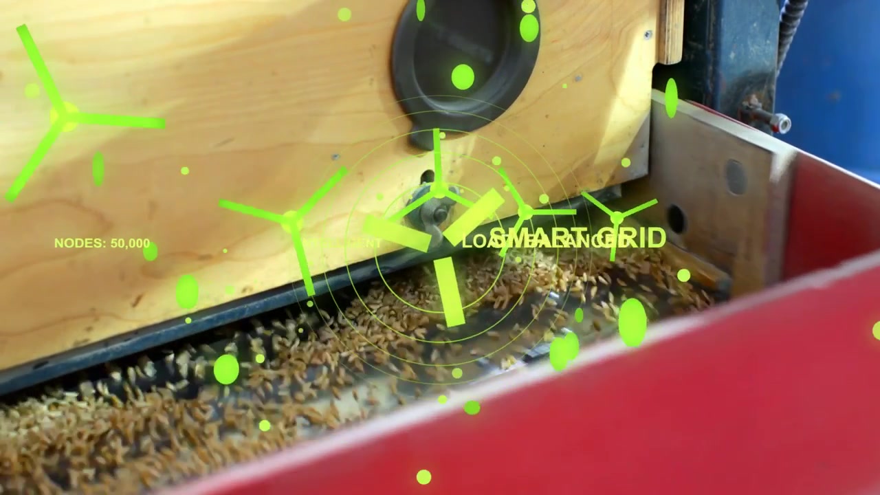 Rotor starting, 3-blade impeller pushing shavings while green HUD appearing and tagging SMART GRID