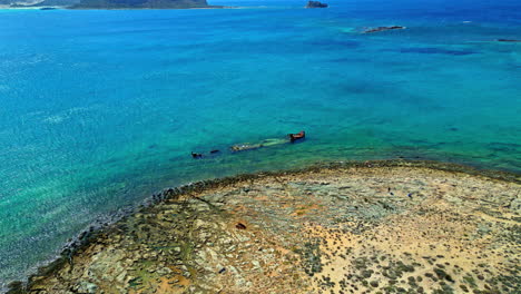 beach with stunning turquoise sea in gramvousa, greece