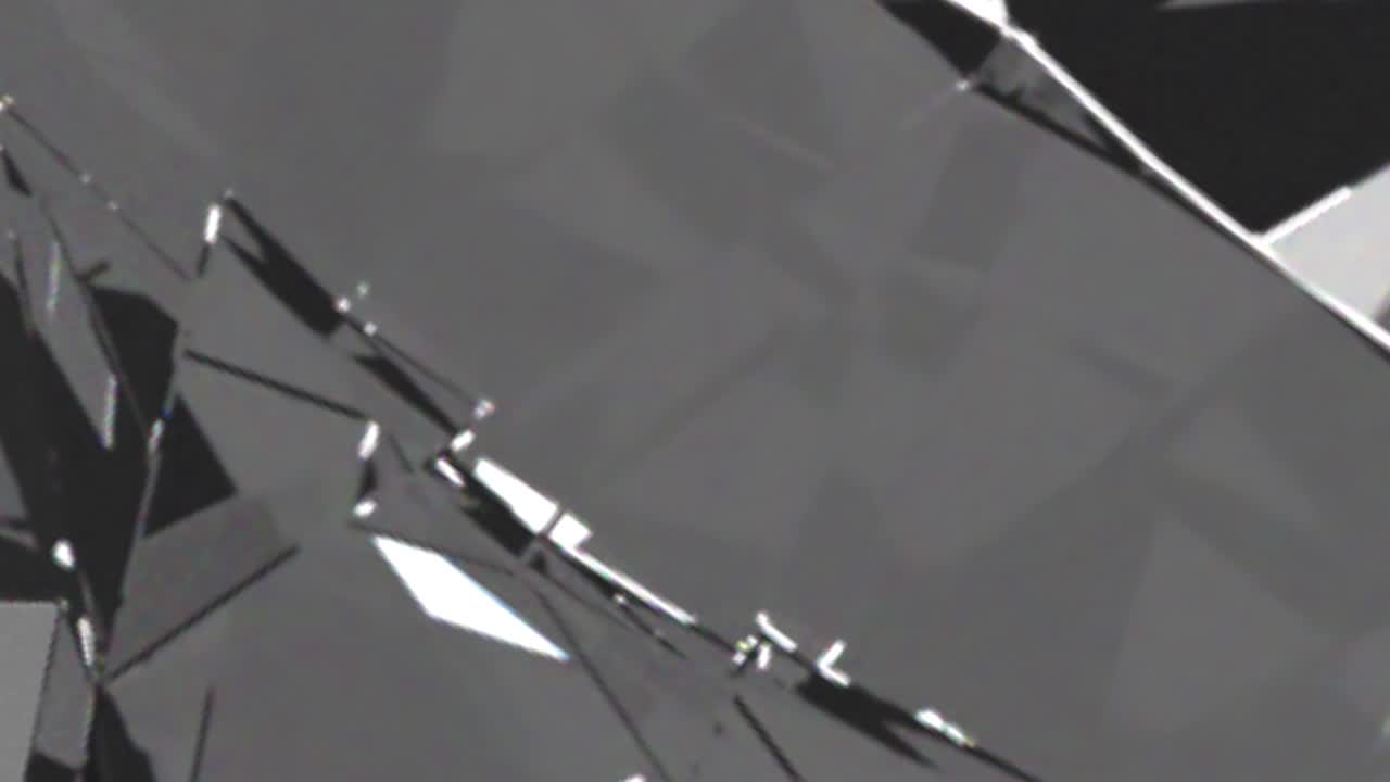 3d 크리스탈 다이아몬드 회전 360도 투명 알파 배경 오버레이 3d 렌더링 아름답고 반이는 둥근 반사 무지개 반사