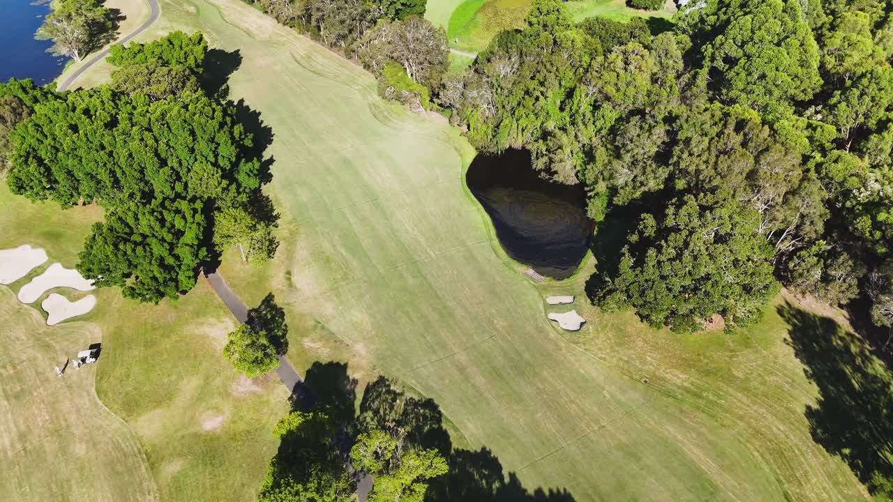 골프장 의 풍경적 인 공중 사진