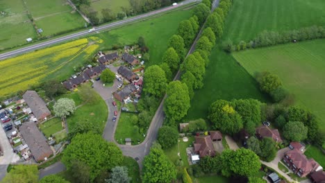 una carretera que atraviesa chilham en kent