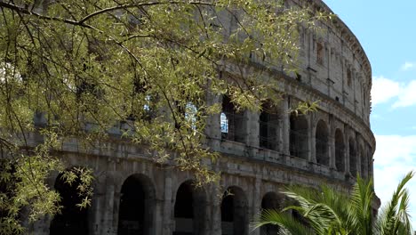 Monumento-Famoso-De-Roma,-Italia,-Coliseo,-Antiguo-Anfiteatro-Romano